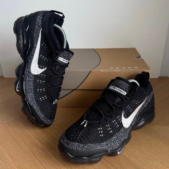 Nike Air Vapormax Flyknit Oreo Men Sneakers - SZ 7.5 main image 5